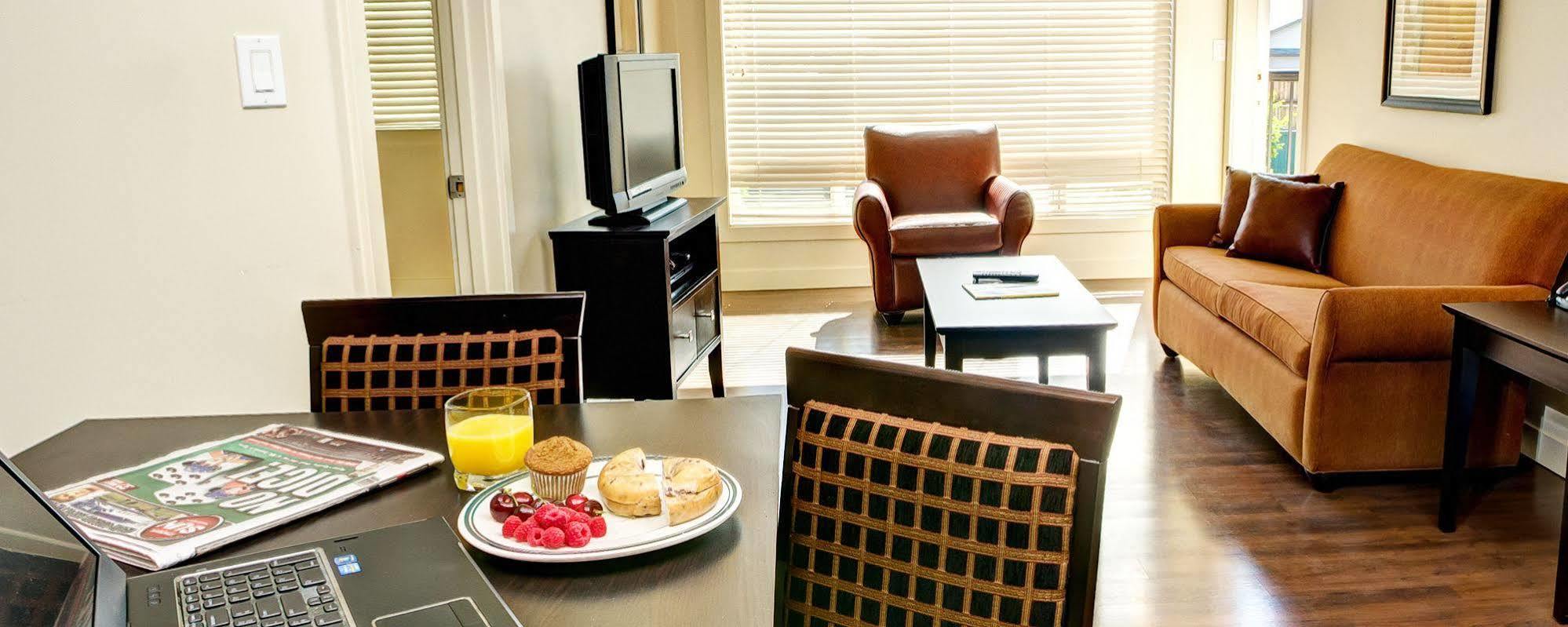 Clearwater Residence Hotel Timberlea Fort Mcmurray Dış mekan fotoğraf
